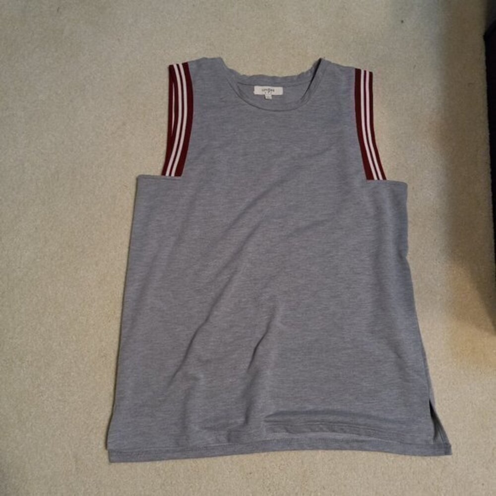 - Umgee Sleeveless Tank Top Women’s size L